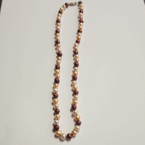 Elegant Pearl Necklace With Sterling Silver 925 Clasp - Picture 1 of 3